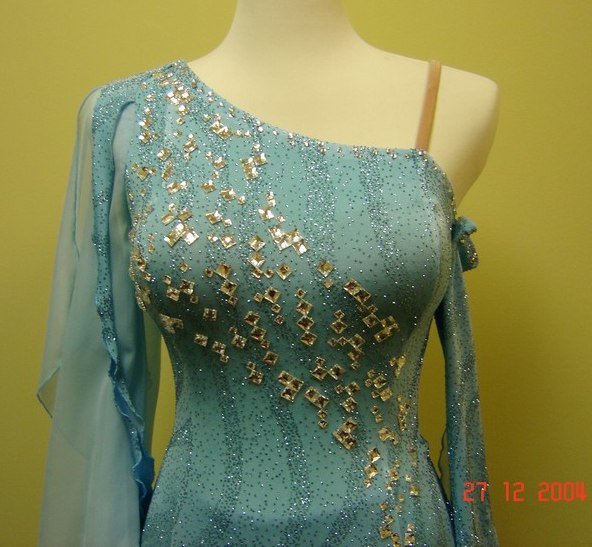 Ice Elegance - One-Shoulder Crystal Smooth Gown