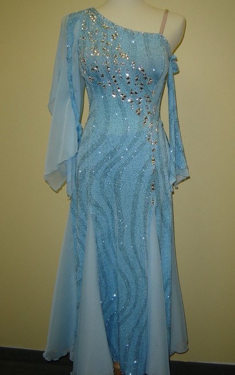 Ice Elegance - One-Shoulder Crystal Smooth Gown (2)